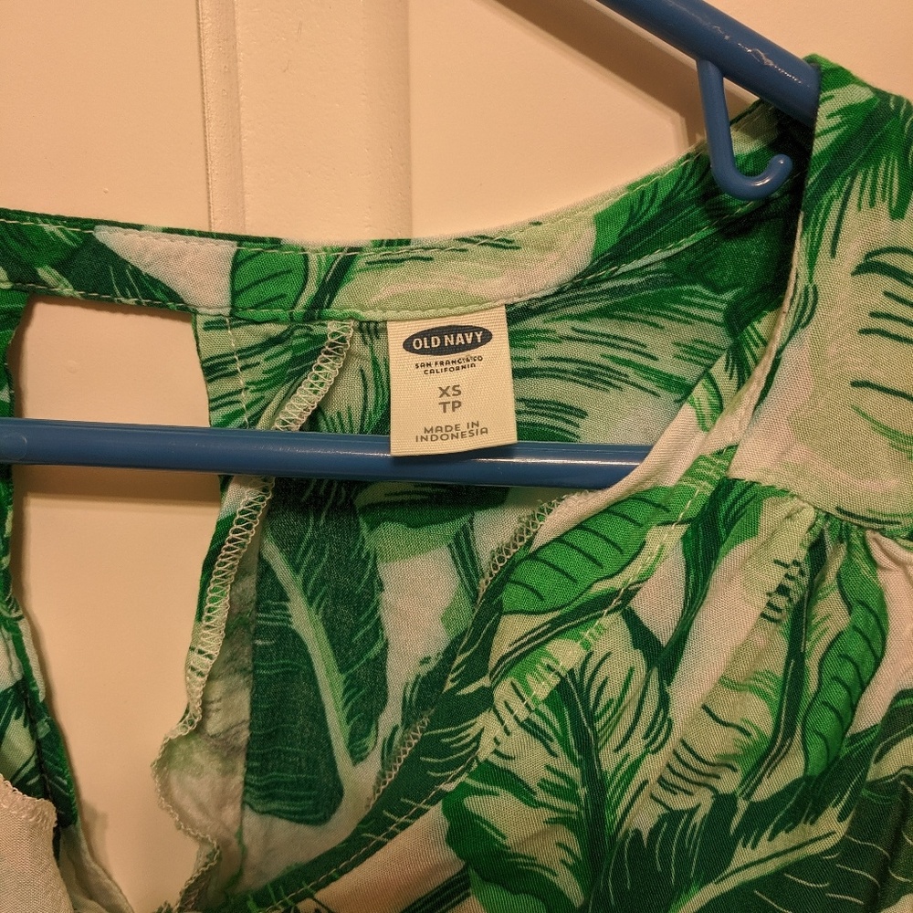 Botanical Leaf Tank Top - Picture 3 of 3
